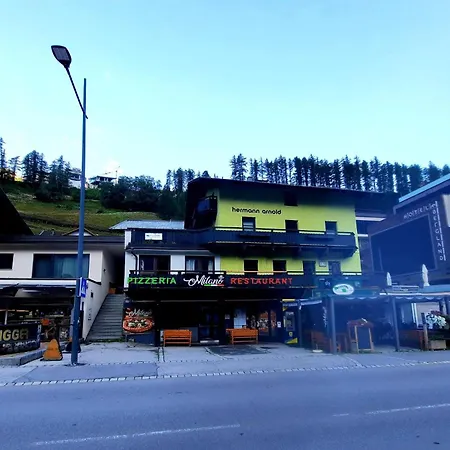 아파트 Hermann Arnold *