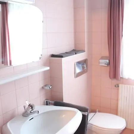 Hermann Arnold Apartment *