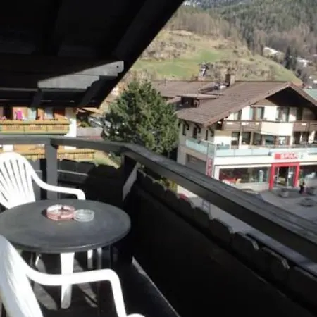 Hermann Arnold Apartment *